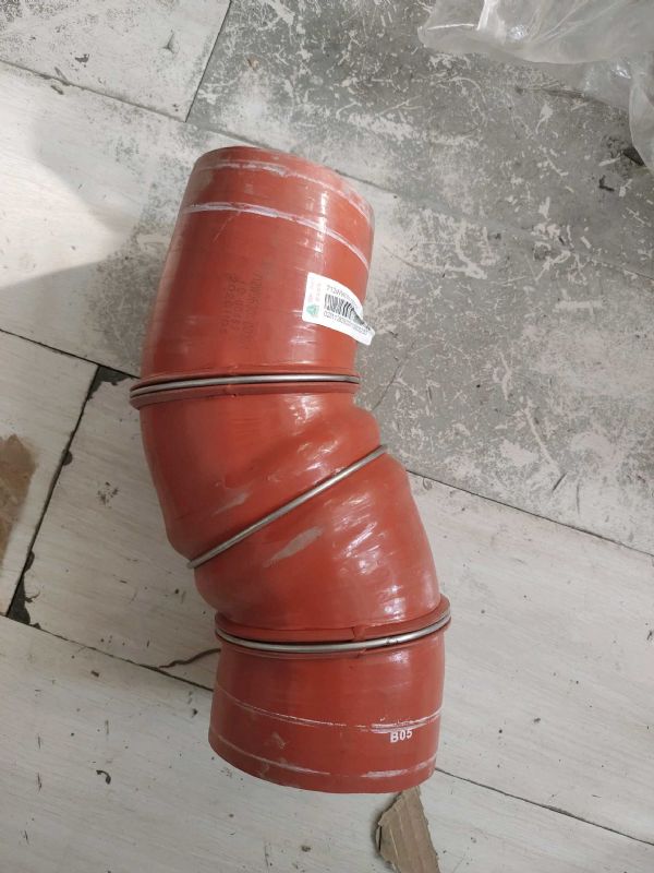 中冷器出气胶管