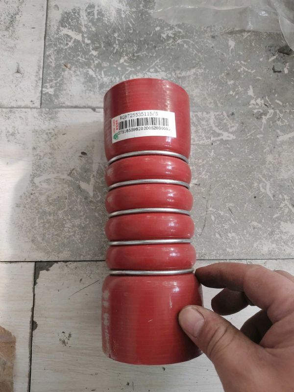 中冷器出气胶管