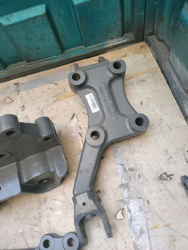 减震器左下支架分装总成