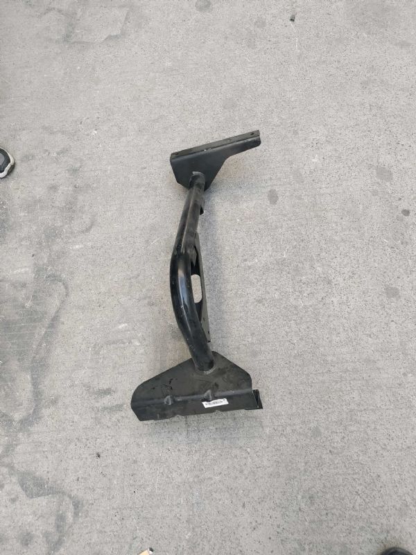 翼子板安装支架