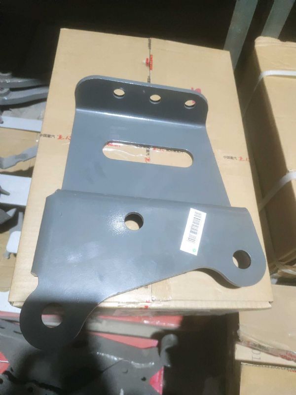 前下防护右支架