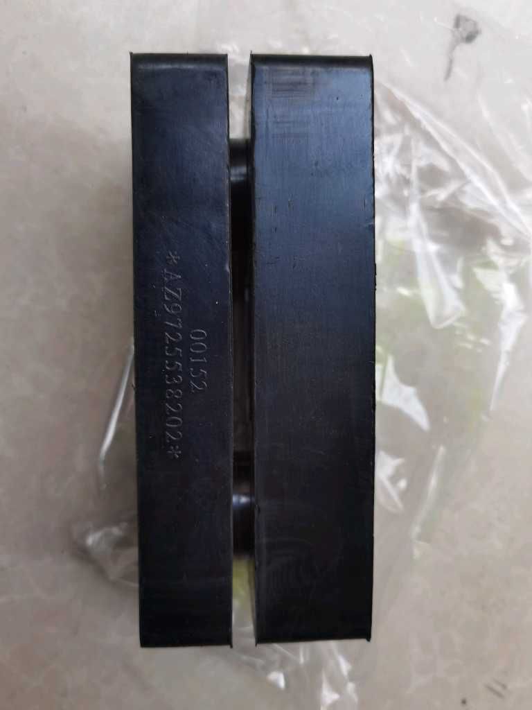 09款HOWO水箱胶垫图4