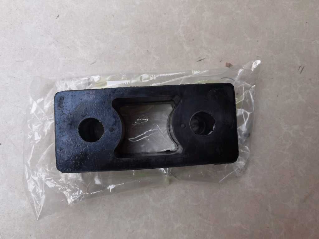 09款HOWO水箱胶垫图1