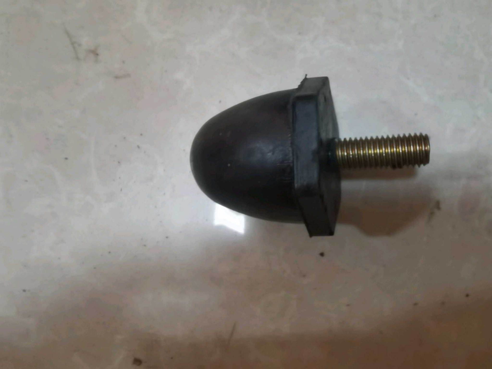 HOWO前脸缓冲块（黑）图1