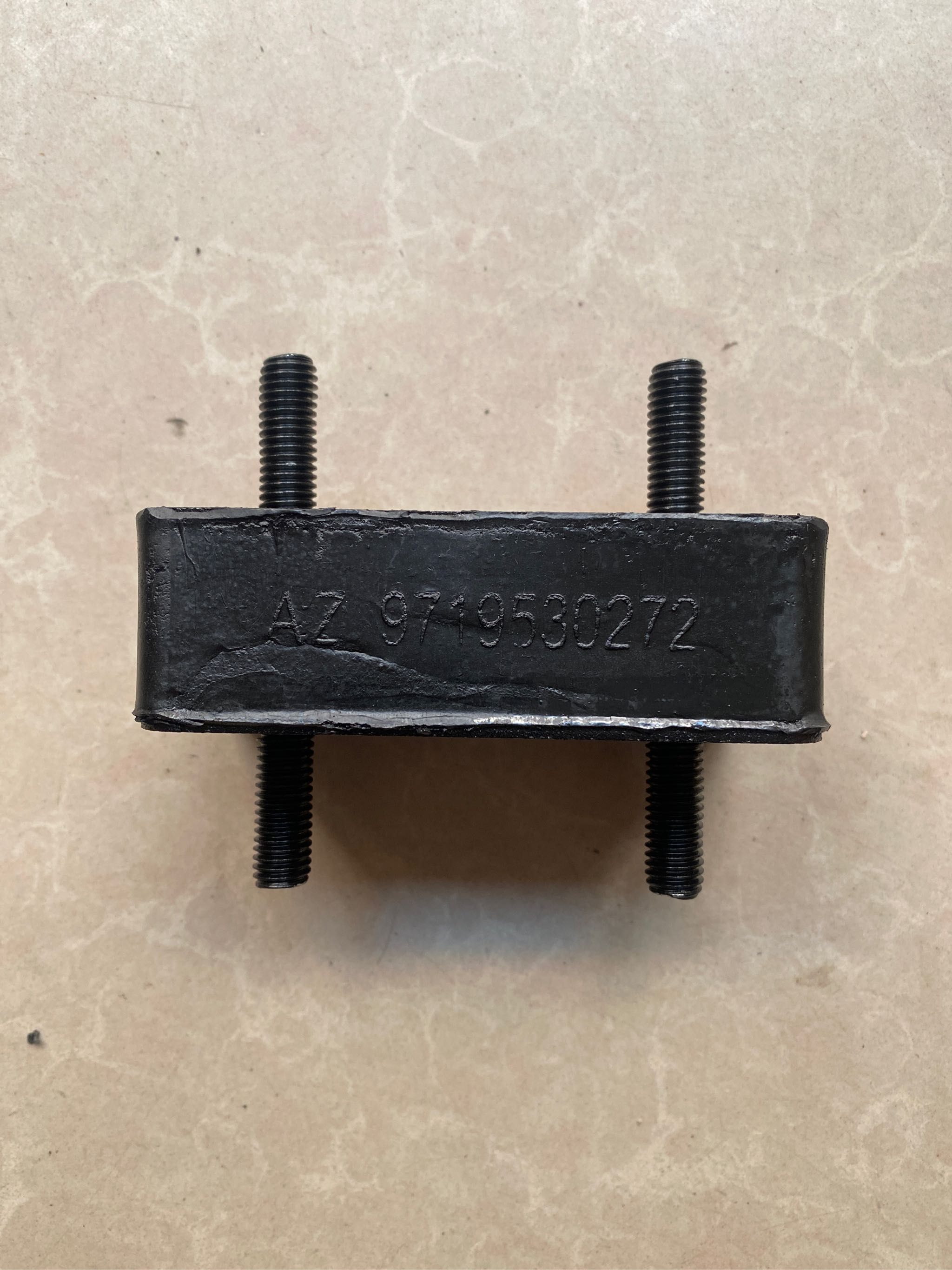 HOWO水箱胶垫图1