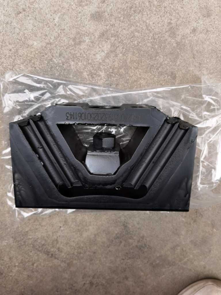 豪沃后支承偏孔(原)图3