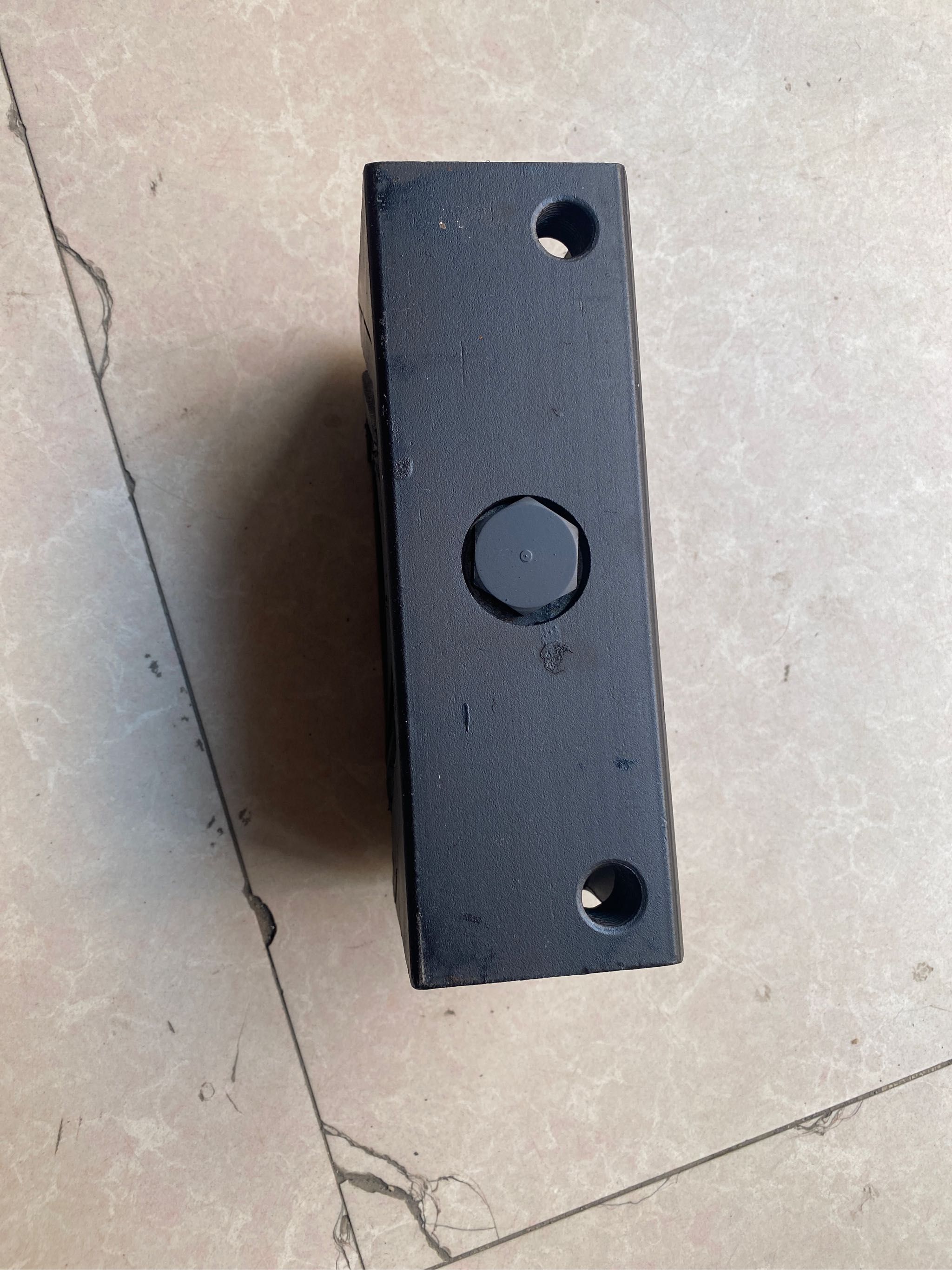 豪沃后支承偏孔(原)图2