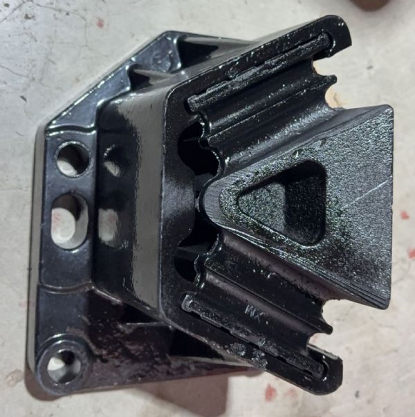 x3000前支撑（左）图2