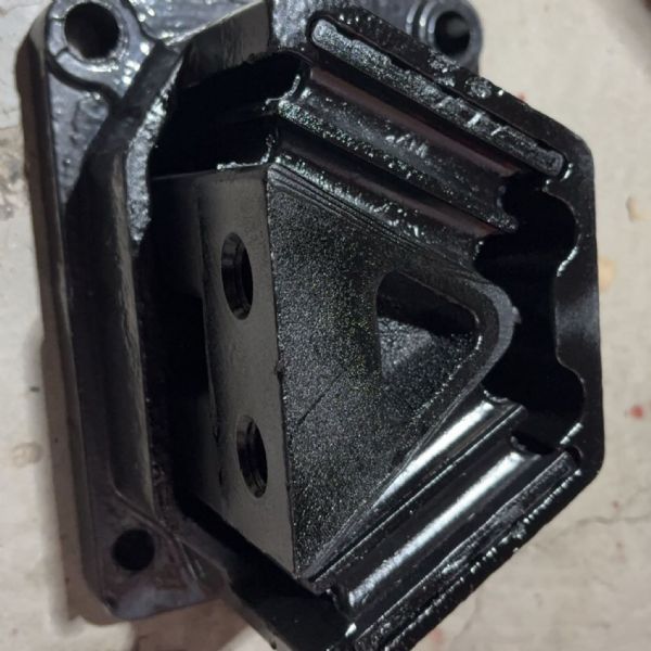 x3000前支撑（左）图3