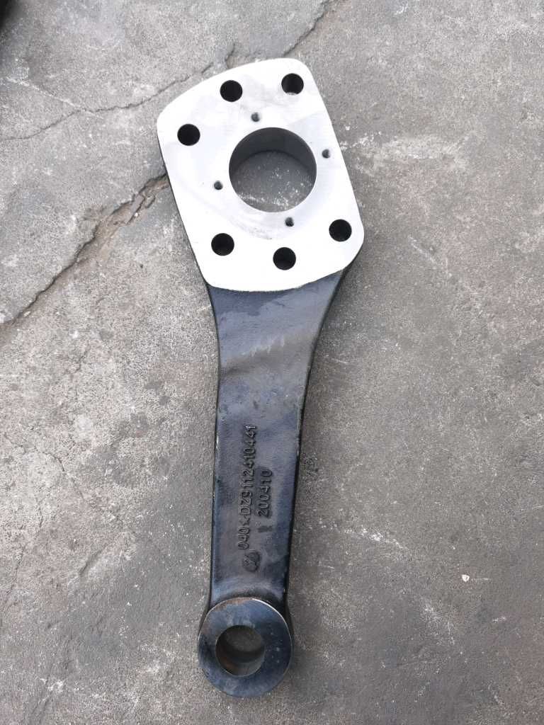 转向横拉杆臂 左