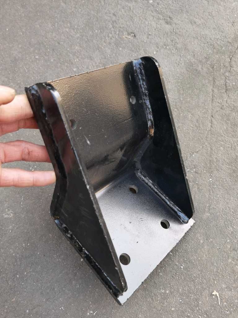 發動機托架 前左