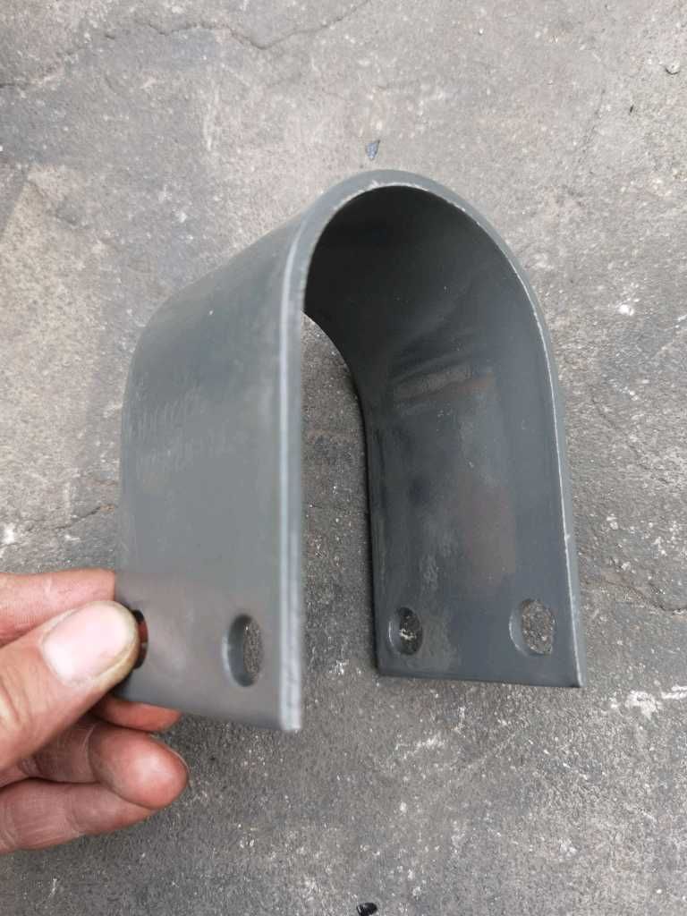 后稳定杆轴承夹