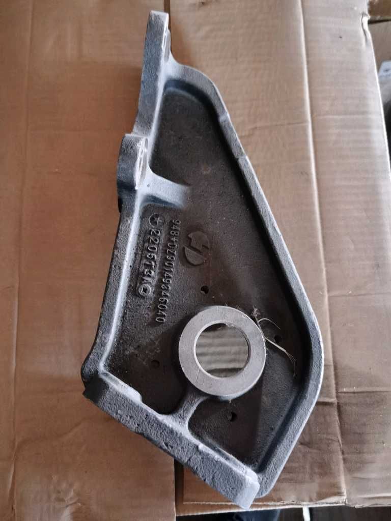 后分室支架 后右