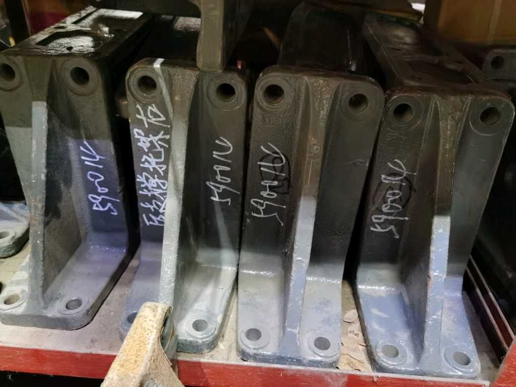 后支撑托架 右图3